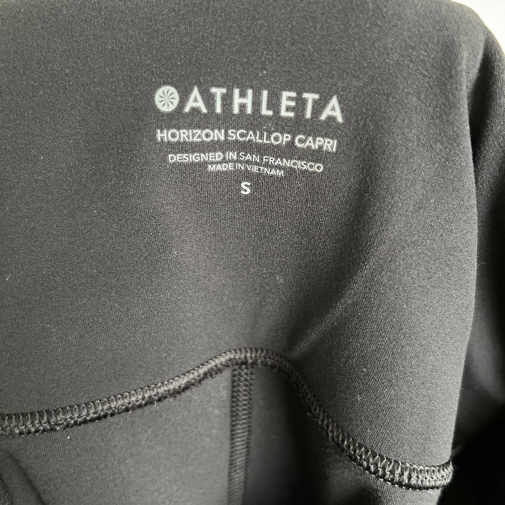 Athleta | Horizon Scallop Capri Leggings, Women’s size Small, Black - Picture 5 of 7